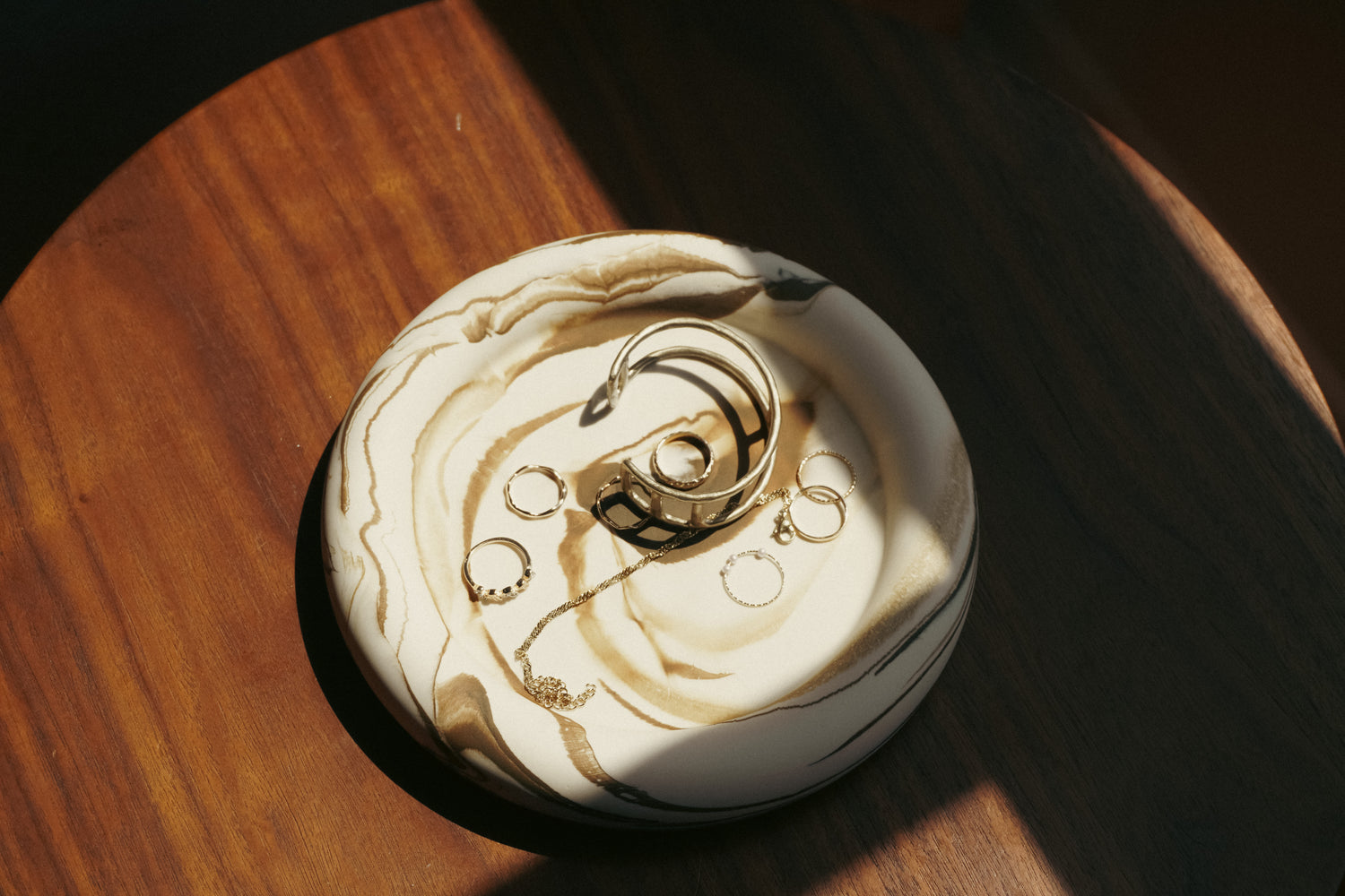 Nua XL Dish | Marble