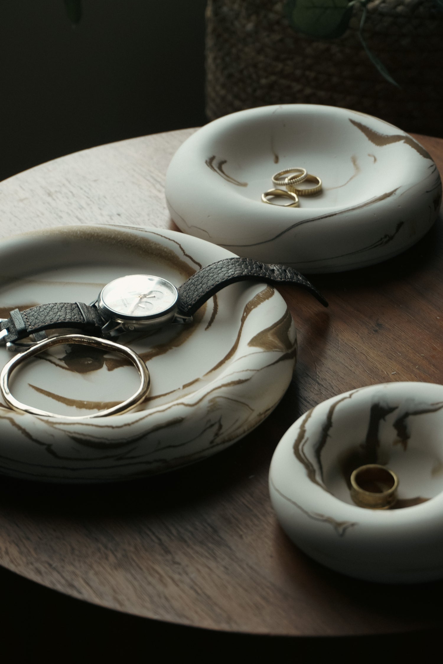 Nua XL Dish | Marble