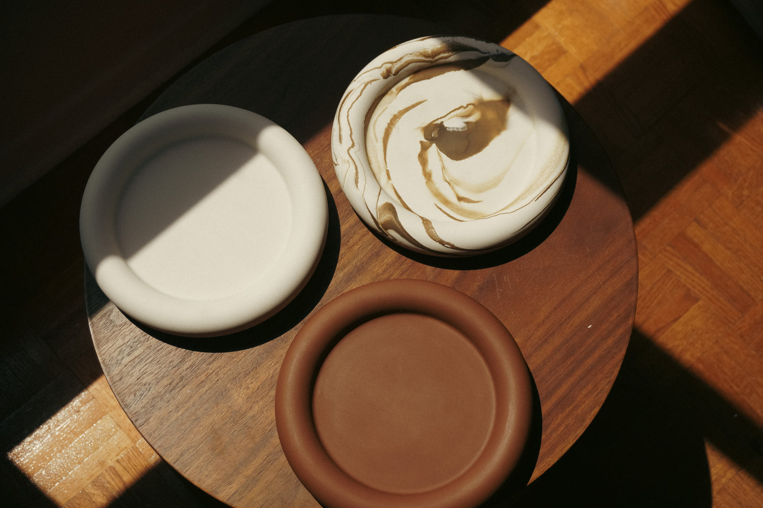 Nua XL Dish | Marble