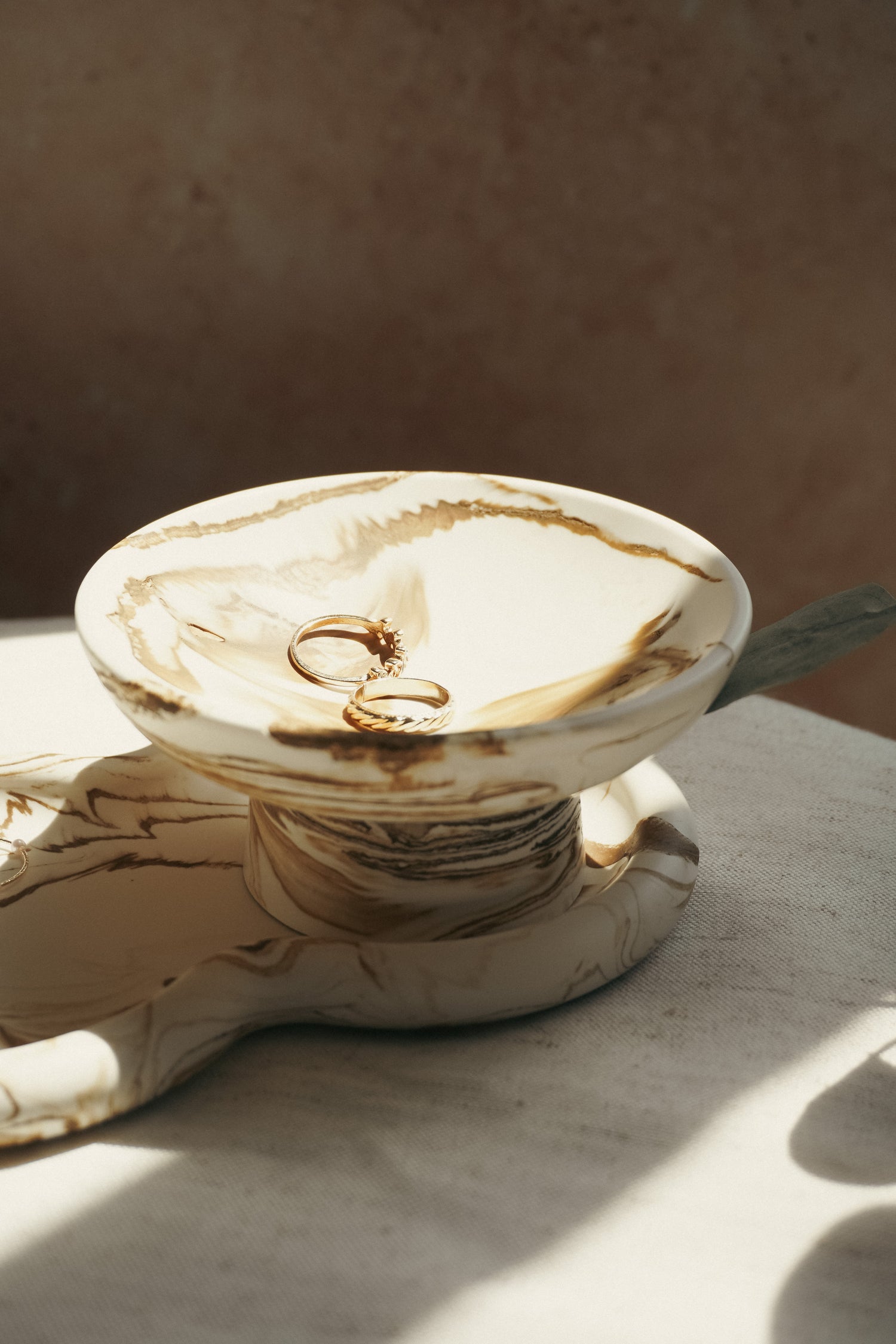Alto Elevated Dish | Marble