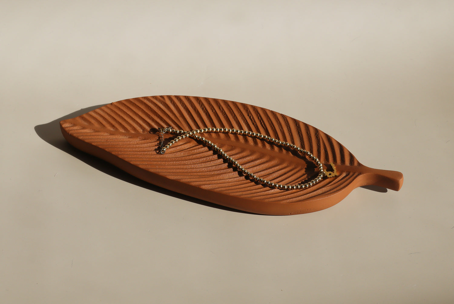 The Serra Leaf Tray