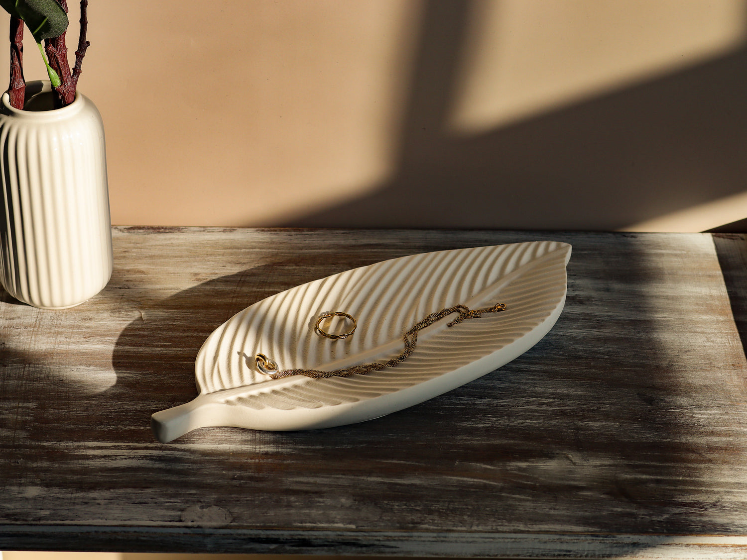 The Serra Leaf Tray